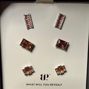 BP Simple Studs - A Bar Above